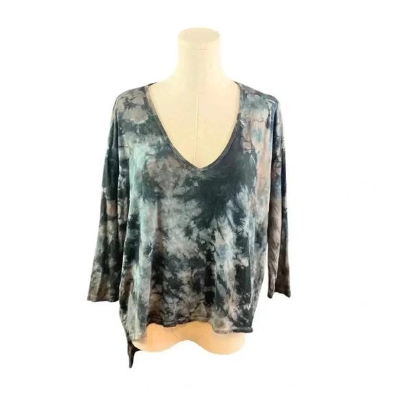 Tryst‎ Crop Top with V Neck - Picture 1 of 2